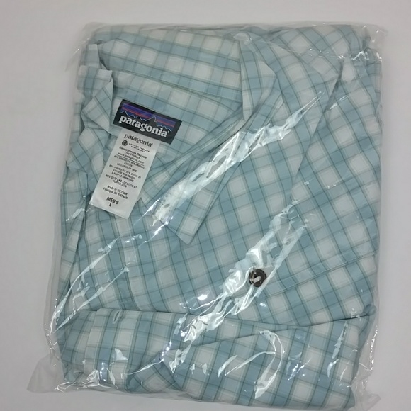SOLD 4 Patagonia Men's L Button Up Shirts  - Picture 3 of 5